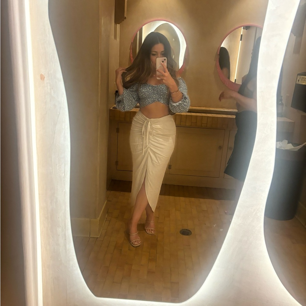 Pale blue crop puff sleeve top